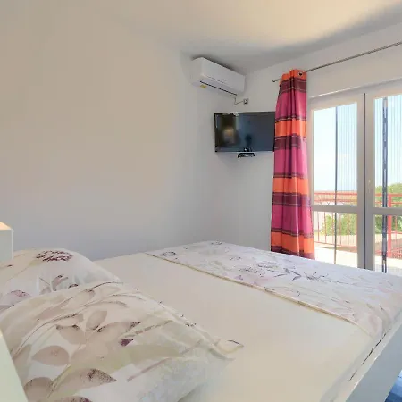 Casa de Férias Duje & Mare By Interhome Ližnjan