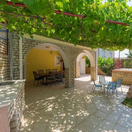 Casa de Férias Duje & Mare By Interhome Ližnjan