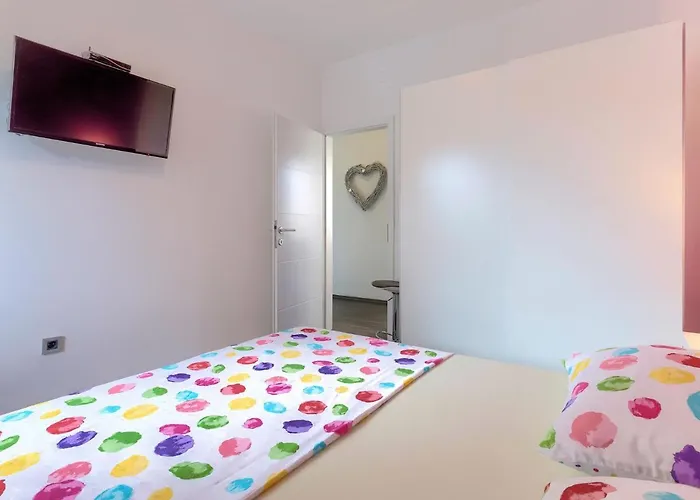 Duje & Mare By Interhome * Ližnjan