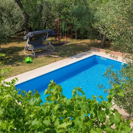 Holiday home Duje & Mare - Mdn184 By Interhome *