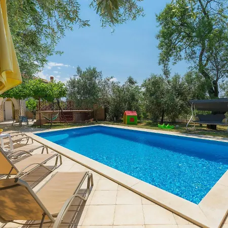 Holiday home Duje & Mare - Mdn184 By Interhome *