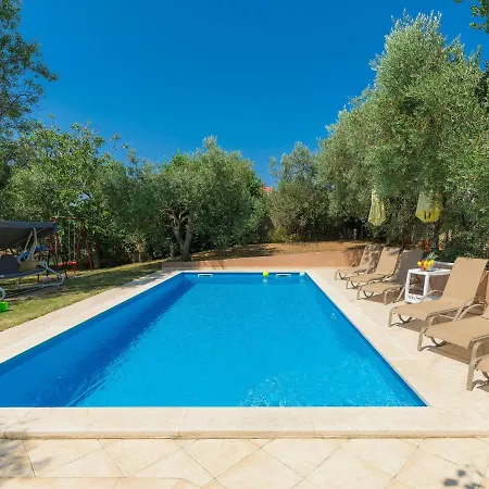 Holiday home Duje & Mare - Mdn184 By Interhome